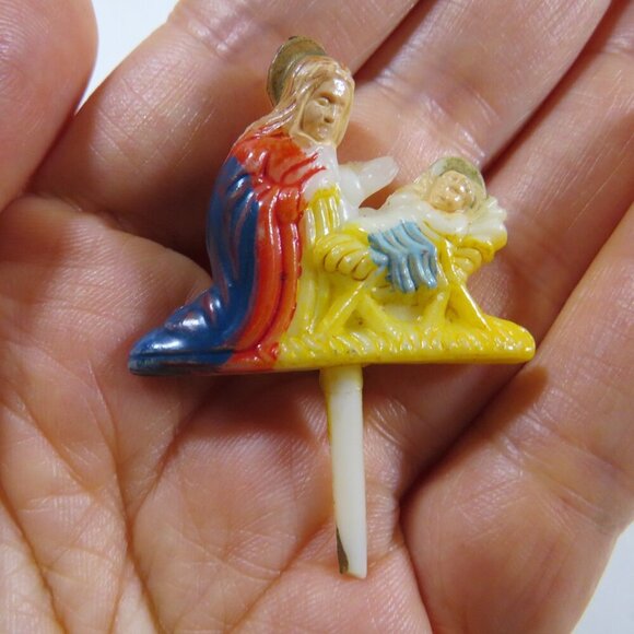 Religious Mary and Baby Jesus Plastic Pick 1980s or older - Picture 3 of 7
